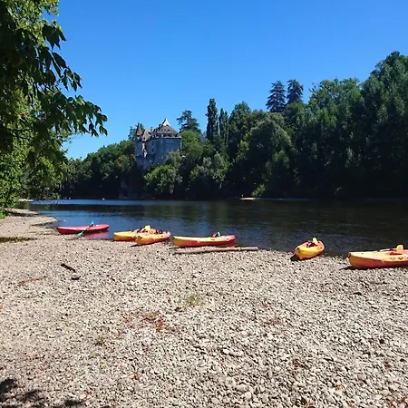 In By Aveyron River Willa *