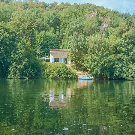 In On The Aveyron River ヴィラ *