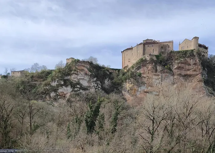 In By Aveyron River Villa